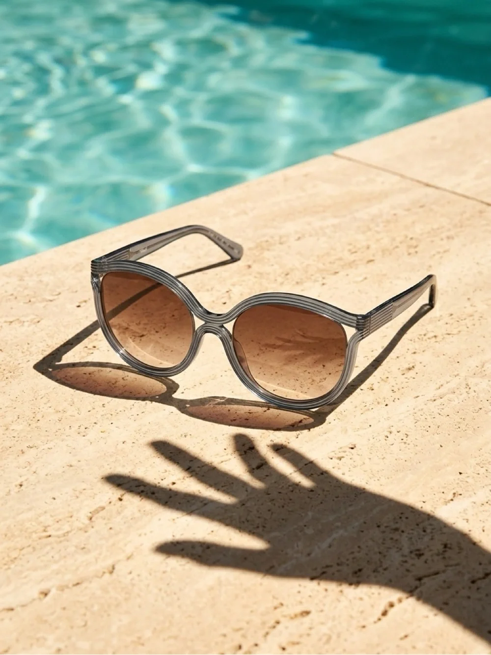 Chole gray Round Sunglasses with Tan Suede Case